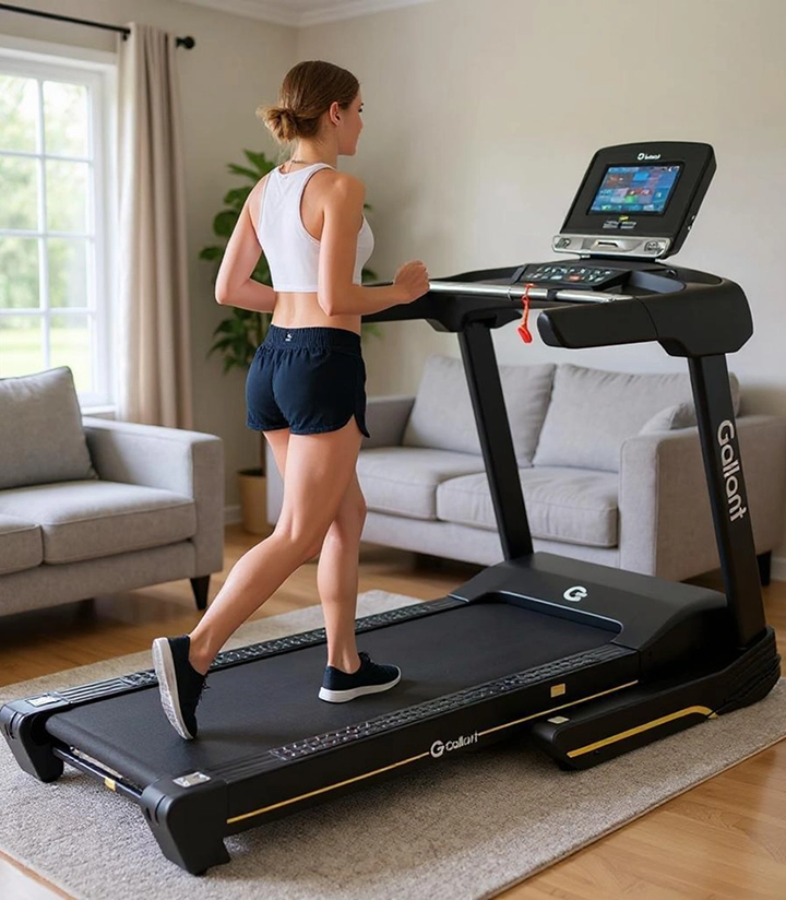 Mulher correndo na esteira